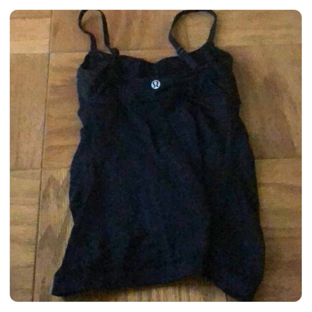 Lululemon ruche workout top